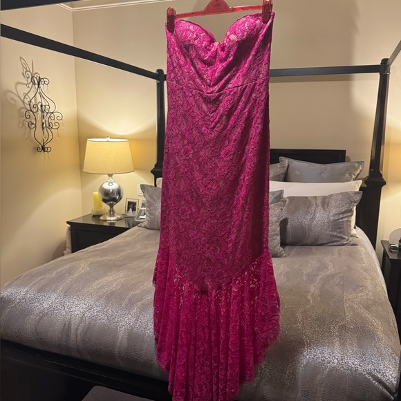 Majorella Eduarda Lace Gown in Magenta Purple – Worn Once, Size Large - Picture 2 of 5